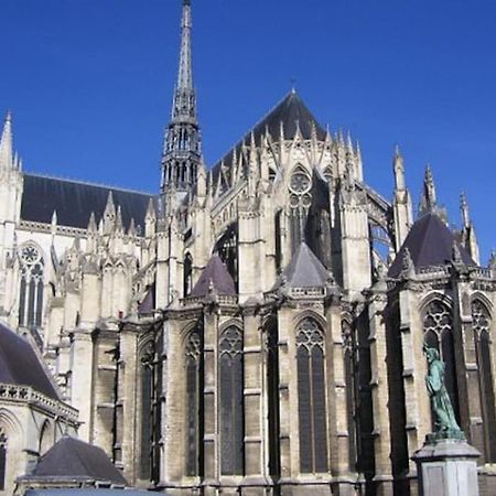 شقة أميا  في Super Studio Au Pied De La Cathedrale المظهر الخارجي الصورة