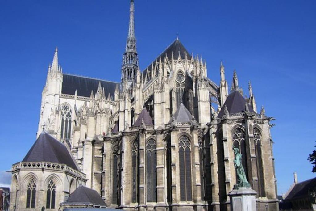 شقة أميا  في Super Studio Au Pied De La Cathedrale المظهر الخارجي الصورة